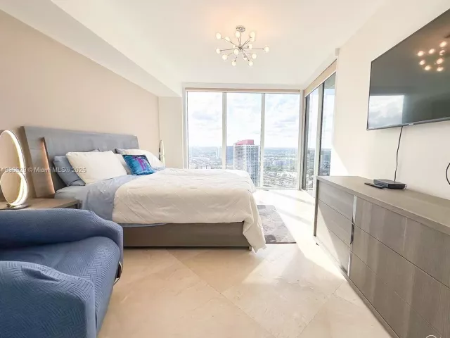 3-bedroom condo for rent in Hallandale Beach - 1850 S Ocean Dr 3308 - MondialRealty