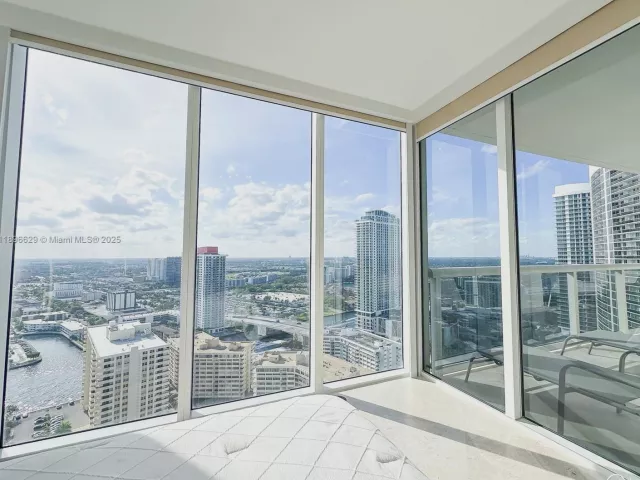 3-bedroom condo for rent in Hallandale Beach - 1850 S Ocean Dr 3308 - MondialRealty