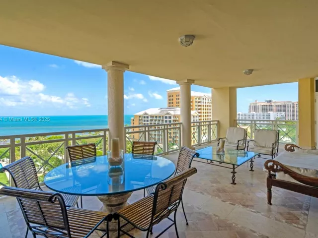 5-bedroom condo for sale in Key Biscayne - 445 Grand Bay Dr 1001 - MondialRealty