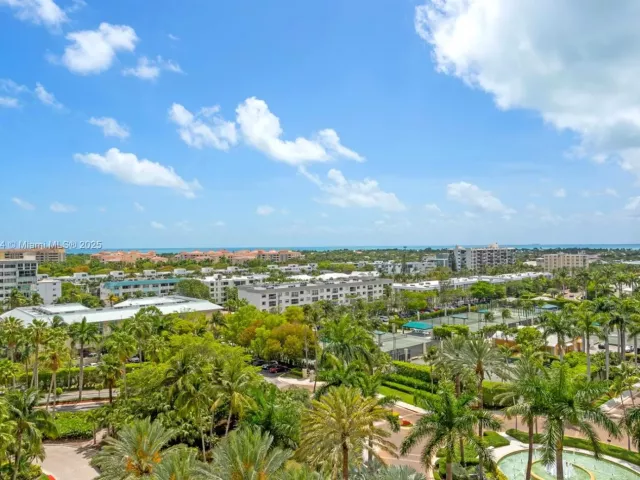 5-bedroom condo for sale in Key Biscayne - 445 Grand Bay Dr 1001 - MondialRealty