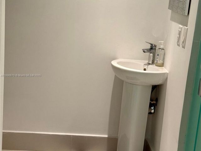 Apartment for sale  Unit #602 - photo 6664815