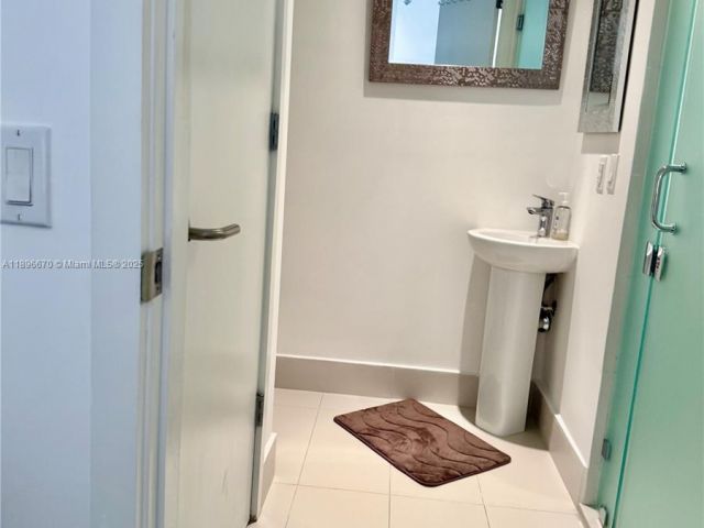 Apartment for sale  Unit #602 - photo 6664816