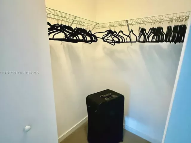 1-bedroom condo for sale in Miami - 501 NE 31st St 602 - MondialRealty