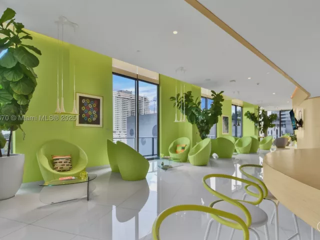 1-bedroom condo for sale in Miami - 501 NE 31st St 602 - MondialRealty