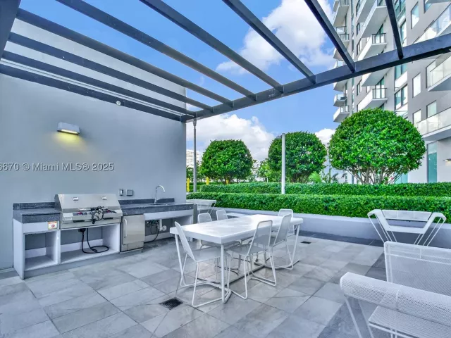 1-bedroom condo for sale in Miami - 501 NE 31st St 602 - MondialRealty