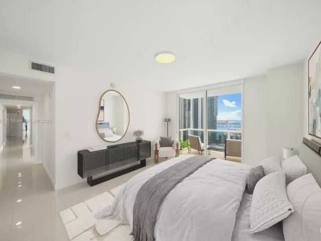 3-bedroom condo for sale in Miami - 600 NE 27th St 3105 - MondialRealty