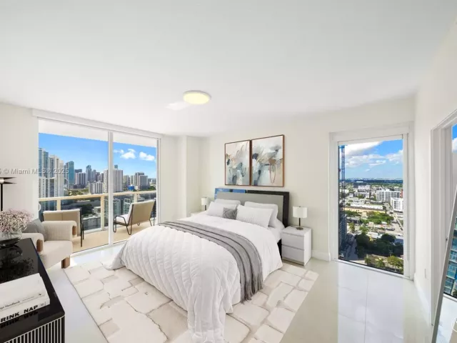 3-bedroom condo for sale in Miami - 600 NE 27th St 3105 - MondialRealty