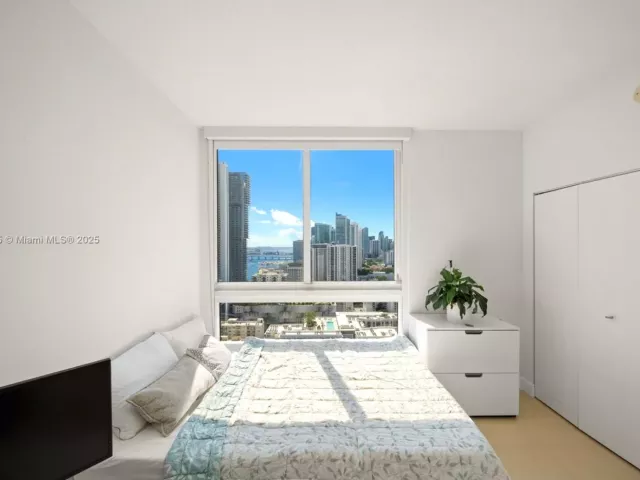 3-bedroom condo for sale in Miami - 600 NE 27th St 3105 - MondialRealty