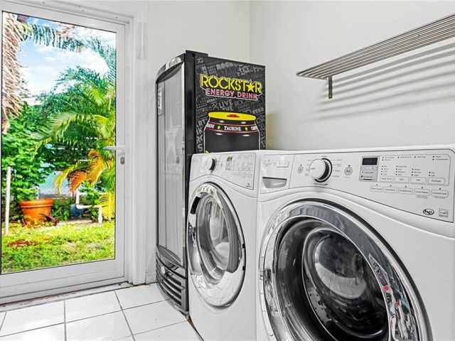 Home for rent at 2360 NE 15th Terrace - photo 6694085