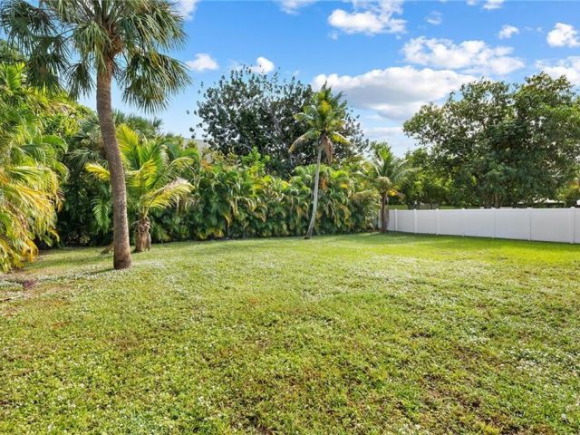 Home for rent at 2360 NE 15th Terrace - photo 6694087