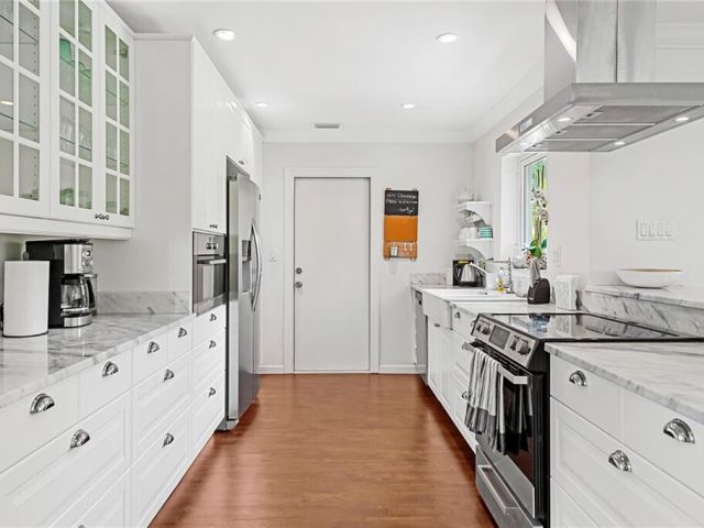 Home for rent at 2360 NE 15th Terrace - photo 6694101