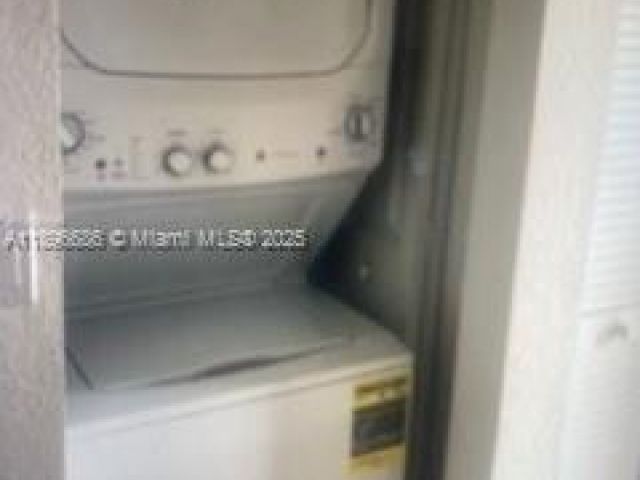 Home for rent at 5259 Ashley River Rd - photo 7432313