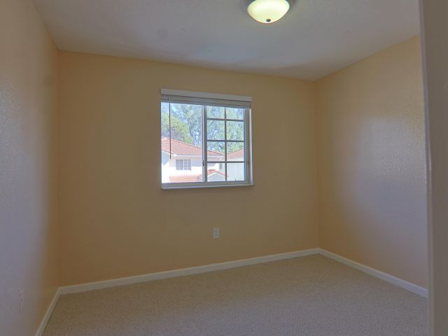 Home for rent at 21211 NW 14th Place 3-27 - photo 6665140