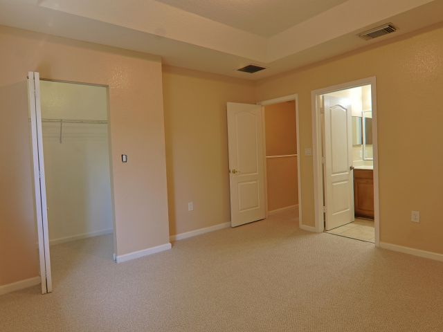 Home for rent at 21211 NW 14th Place 3-27 - photo 6665146