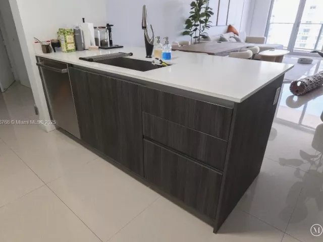 Apartment for sale  Unit #4509 - photo 6662631