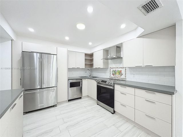 Apartment for sale  Unit #1211 - photo 6691108