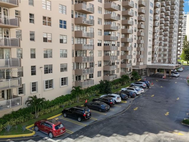 Apartment for sale  Unit #1211 - photo 6691113