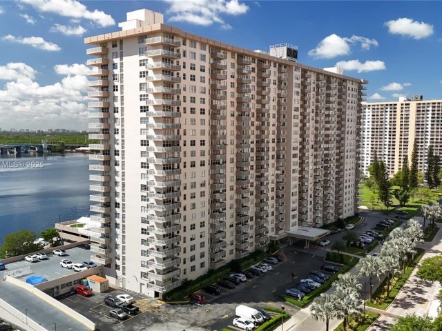 Apartment for sale  Unit #1211 - photo 6691114