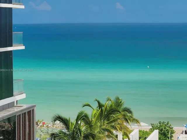 2-bedroom condo for sale in Hallandale Beach -  - MondialRealty