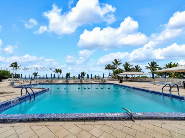 2-bedroom condo for sale in Hallandale Beach -  - MondialRealty