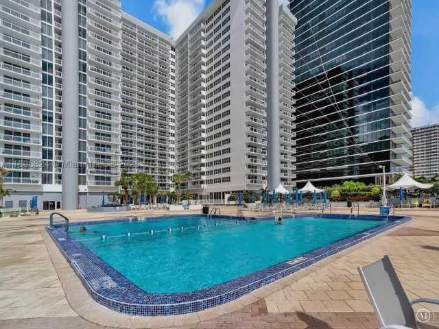2-bedroom condo for sale in Hallandale Beach -  - MondialRealty