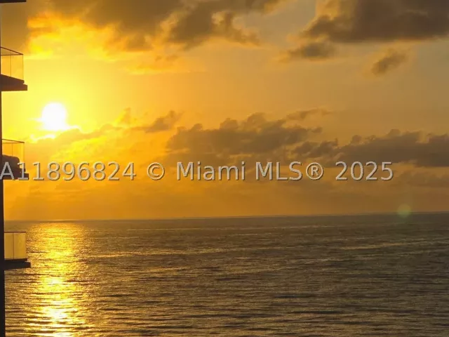 2-bedroom condo for sale in Hallandale Beach -  - MondialRealty