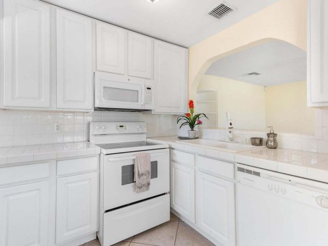 Home for sale at 272 NE 13th Street - photo 6668975