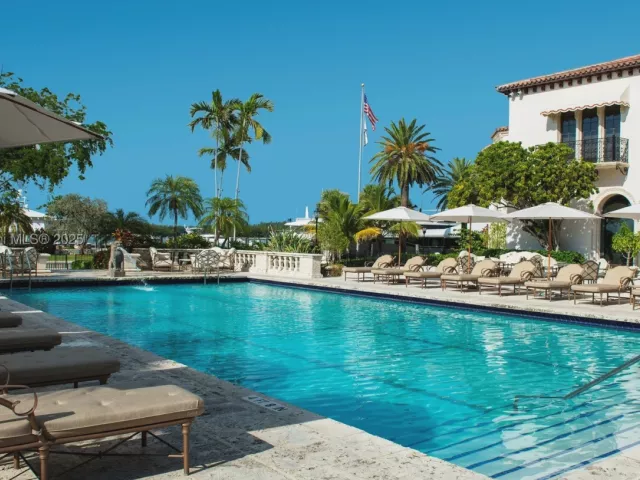8-bedroom home for sale in Miami Beach - 1007 Fisher Island Drive - MondialRealty