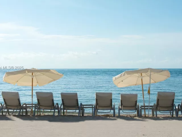 8-bedroom home for sale in Miami Beach - 1007 Fisher Island Drive - MondialRealty