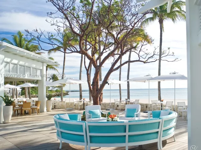 8-bedroom home for sale in Miami Beach - 1007 Fisher Island Drive - MondialRealty