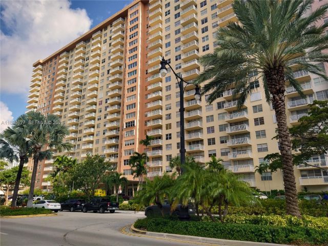 Apartment for sale  Unit #2002 - photo 7428059