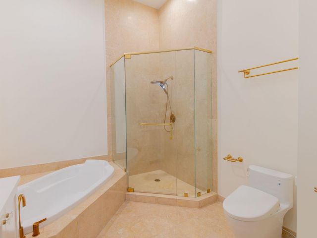 Apartment for sale  Unit #206 - photo 6670824