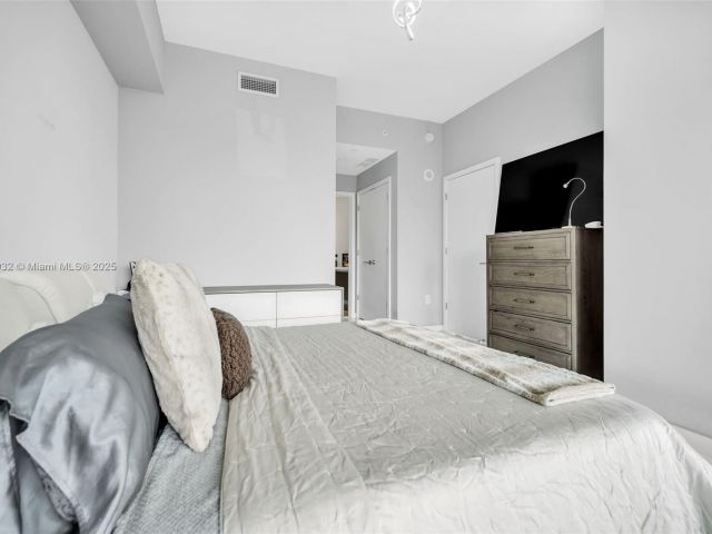 Apartment for sale  Unit #806 - photo 6678339