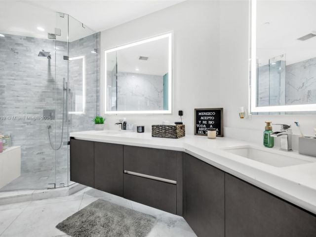 Apartment for sale  Unit #806 - photo 6678342