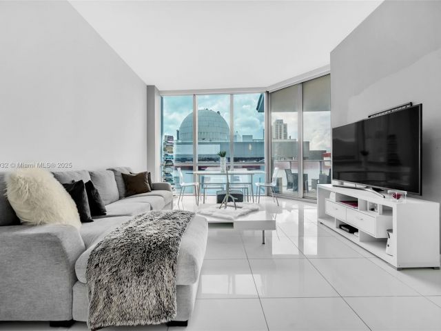 Apartment for sale  Unit #806 - photo 6678350