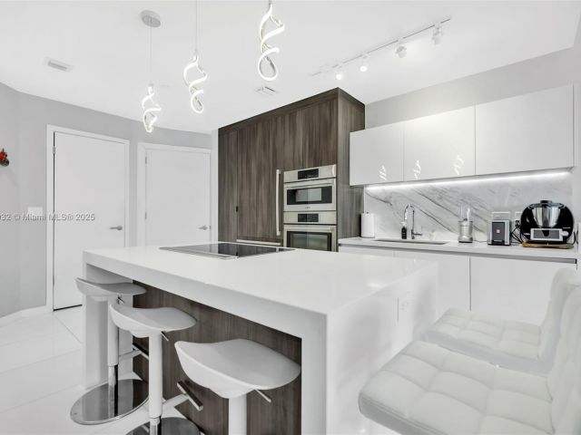 Apartment for sale  Unit #806 - photo 6678358