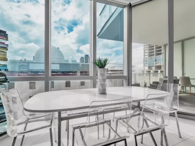 2-bedroom condo for sale in Miami - 851 NE 1st Ave 806 - MondialRealty