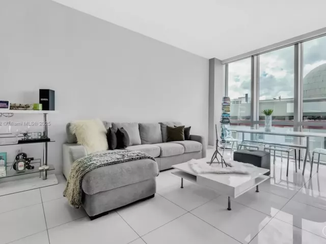 2-bedroom condo for sale in Miami - 851 NE 1st Ave 806 - MondialRealty