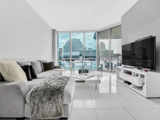 2-bedroom condo for sale in Miami - 851 NE 1st Ave 806 - MondialRealty