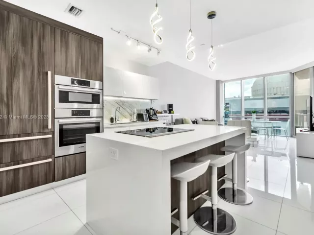 2-bedroom condo for sale in Miami - 851 NE 1st Ave 806 - MondialRealty