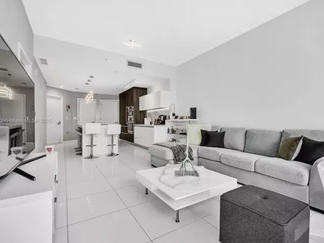 2-bedroom condo for sale in Miami - 851 NE 1st Ave 806 - MondialRealty