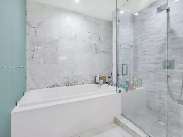 2-bedroom condo for sale in Miami - 851 NE 1st Ave 806 - MondialRealty