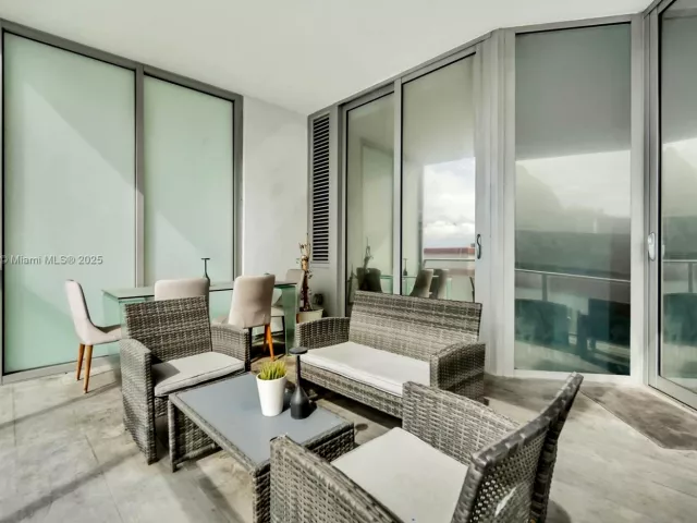 2-bedroom condo for sale in Miami - 851 NE 1st Ave 806 - MondialRealty