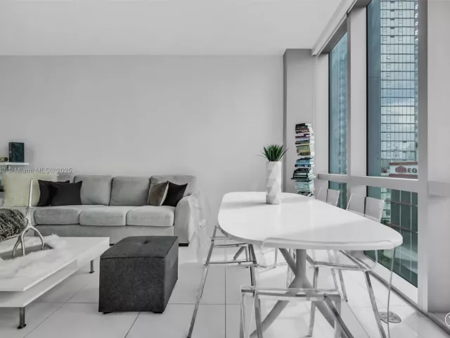 2-bedroom condo for sale in Miami - 851 NE 1st Ave 806 - MondialRealty