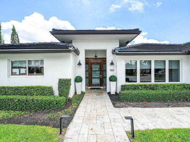 Home for sale at 740 NE 36th Street - photo 6688843