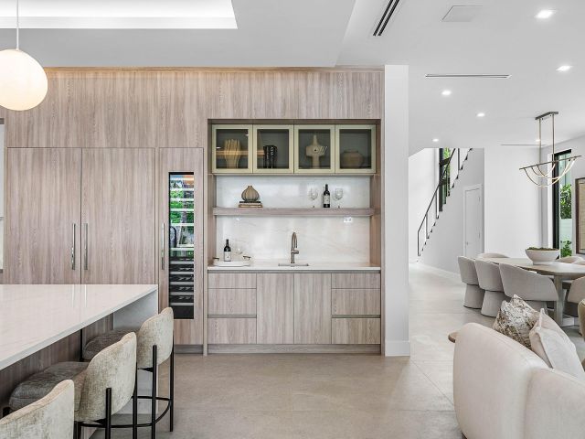 Home for sale at 721 Lake Avenue N - photo 6682490