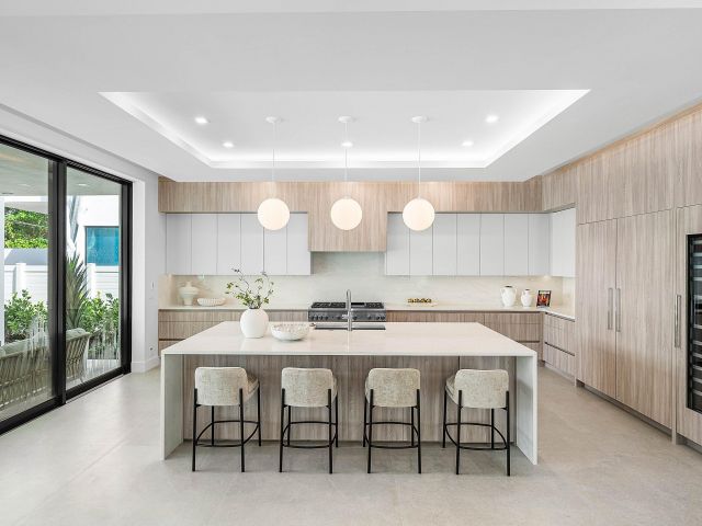 Home for sale at 721 Lake Avenue N - photo 6682492