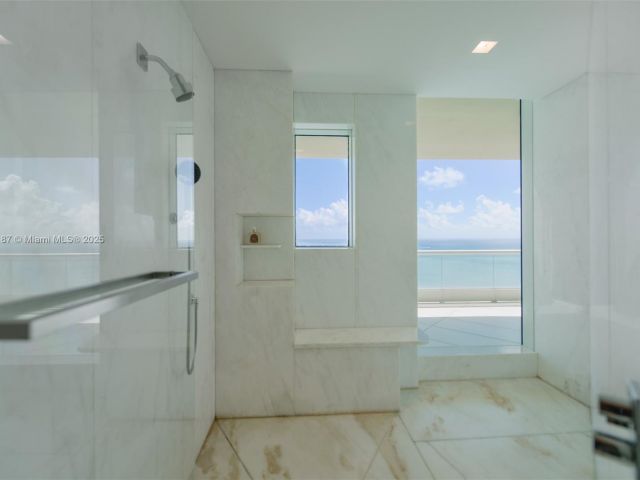 Apartment for sale  Unit #3204 - photo 6670725