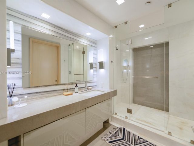 Apartment for sale  Unit #3204 - photo 6670728