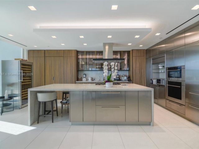 Apartment for sale  Unit #3204 - photo 6670734